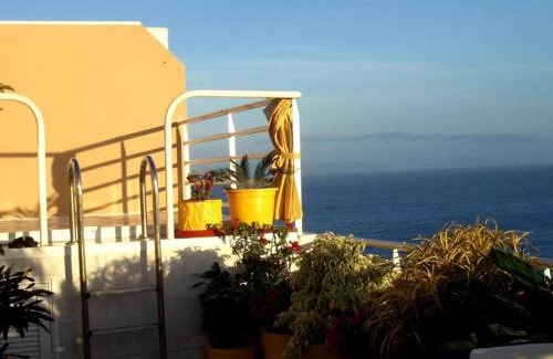Canico Apartment | Oceanfront Penthaus Villa Erika: Rated 10/10 by Guests