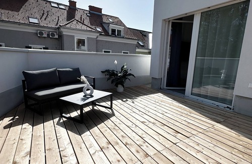 Sankt Leonhard Apartment | Grazora Penthouse: Unique 3-Level Stay with Kitchen Amenities