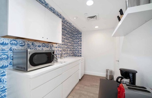 West Avenue Apartment | Penthouse 2 Bed 2 Bath with Breathtaking Views & Spa