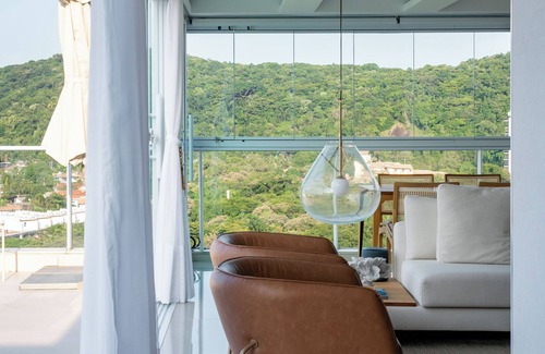 Praia de Sao Lourenco Apartment | Premium Penthouse with Ocean View & Private Pool Retreat