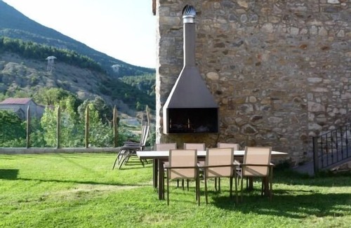 Laspuna Apartment | Spacious Penthouse for 8 in Laspuna Pyrenees - Rated 9.8!