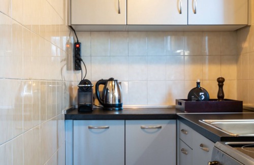 Kerameikos Apartment | Penthouse Acropoli View Loft with Spa and Hot Tub Amenities