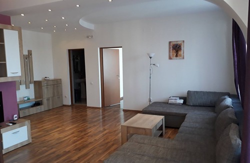 Oradea Apartment | Experience Penthouse Apartment Nufărul Oradea with Family-Friendly Amenities
