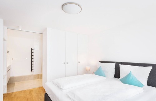 Schelklingen Hotel | Stylish Penthouse Apartment with Family-Friendly Amenities