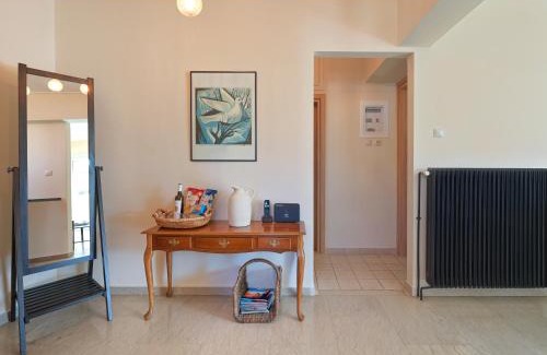 Elliniko-Argyroupoli Apartment | Penthouse Apartment & Studio near Glyfada - free Parking