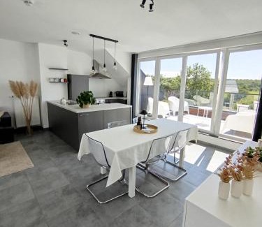 Noiseux Apartment | Penthouse avec vue - Durbuy - Hotton - La Roche en Ardennes - Han sur Lesse - Lumineux - Terrasses - Parking - Grand jardin