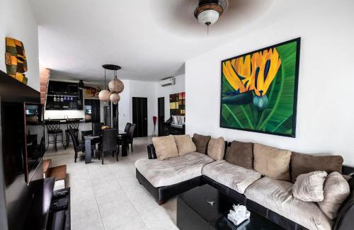 Gonzalo Guerrero House | Indulgent Penthouse Retreat at Mamitas Beach with Jacuzzi