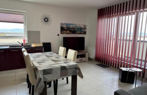 Brasov Apartment | Guest Rated: Penthouse Buenavista with Family-Friendly Amenities
