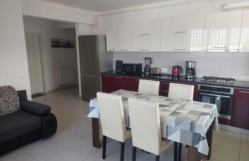 Brasov Apartment | Guest Rated: Penthouse Buenavista with Family-Friendly Amenities