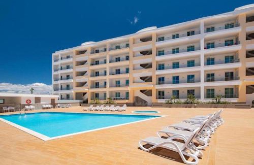 Lagos Apartment | Elegant Penthouse by the Marina with Ocean Views & Pool