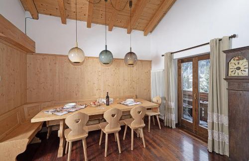 Palu Apartment | Elegant Penthouse in Central Madonna di Campiglio - 4 Star