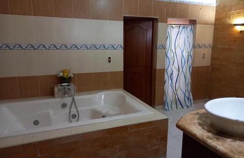 La Isabelita Apartment | Inviting Penthouse with Jacuzzi and Ocean View Retreat