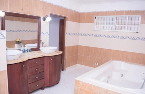 La Isabelita Apartment | Inviting Penthouse with Jacuzzi and Ocean View Retreat