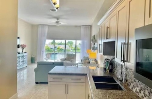 Freeport Condo | Waterfront Penthouse Condo with Canal and Sea Views