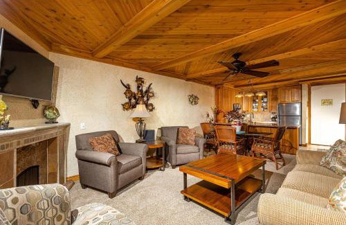 Townsite House | Oceanview Penthouse Condo at Beach Resort - 4-Star Retreat