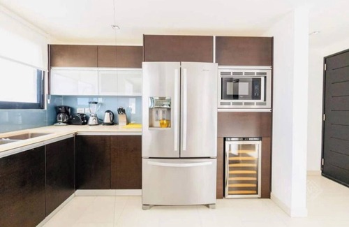 Cole Bay Apartment | Elegant Penthouse with Incredible Views and Jacuzzi
