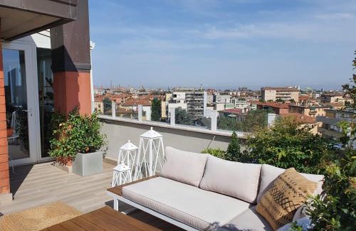 San Donato-San Vitale Apartment | Panoramic Penthouse F8 with Terrace & Views of Two Towers