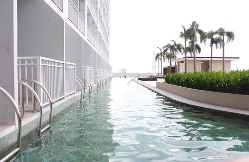 Pasay Condo | Stunning Penthouse with Pool & Spa Overlooking Manila Bay
