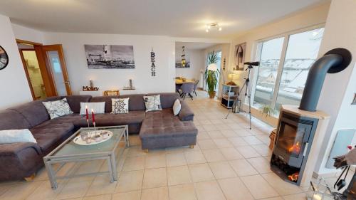 Laboe Apartment | Scenic Penthouse Hafenglück with Breathtaking Views