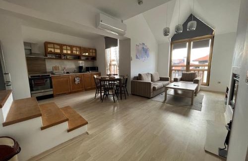 Shiligarnika Apartment | Stylish Penthouse Harriet in Bansko - Rated 9.3/10!