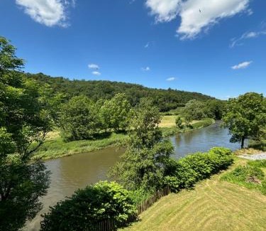Durbuy House | Nature Retreat: Exceptional Penthouse with Family-Friendly Amenities