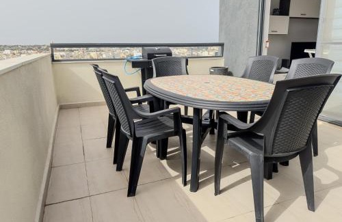 Birzebbuga Apartment | Inviting Penthouse in Birzebbuga - Perfect for Families