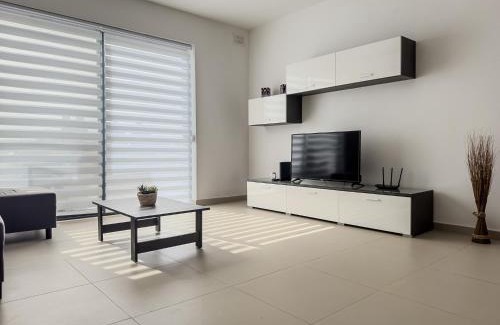 Birzebbuga Apartment | Inviting Penthouse in Birzebbuga - Perfect for Families
