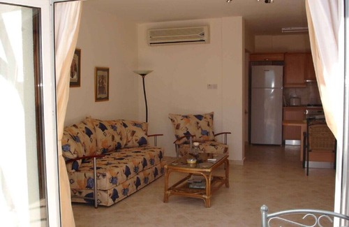 Kyrenia Apartment | Elegant Penthouse in Kyrenia with Rooftop Terrace & Pool
