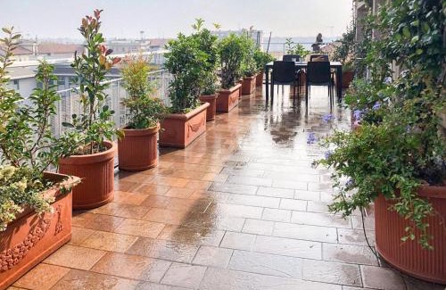 Gioia Apartment | Stylish Attico with Terrace Near Milano Stazione Centrale