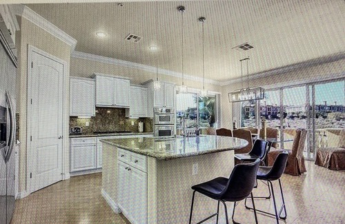 Tramonto Condo | Chic Penthouse Retreat in Vibrant Lake Las Vegas