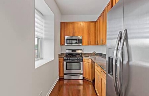 North Kenwood Apartment | Premier Penthouse Stay Near Downtown & Lake Views