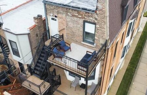 North Kenwood Apartment | Premier Penthouse Stay Near Downtown & Lake Views