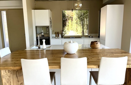 Sollies Pont Villa | Elegant Penthouse Pool Retreat in Beautiful Provence