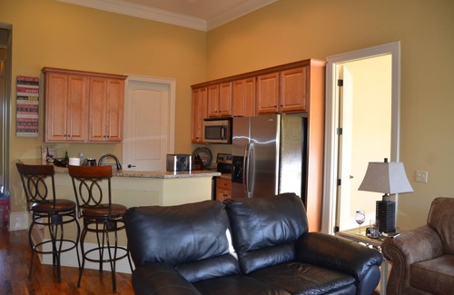 Dadeville Condo | Elegant Penthouse Condo with Boat Slip & Lake Views