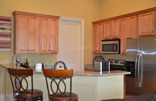 Dadeville Condo | Elegant Penthouse Condo with Boat Slip & Lake Views