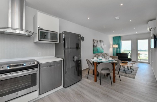 Ponton Apartment | Seaside Penthouse with Pool and Spa, Rated 10/10 by Guests