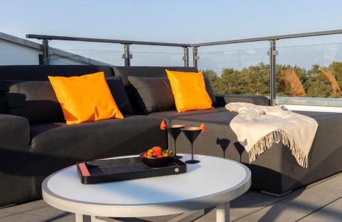 Prora Apartment | Tranquil Penthouse am Südstrand with Oceanview Terrace