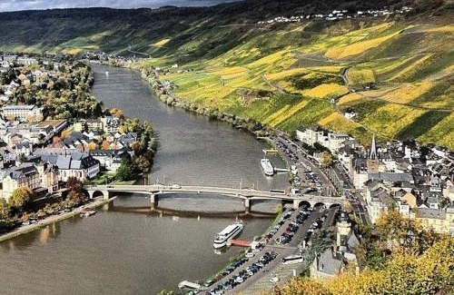 Gornhausen Apartment | Pet-Friendly Penthouse Mosel Hunter - Rated 9/10 by Guests
