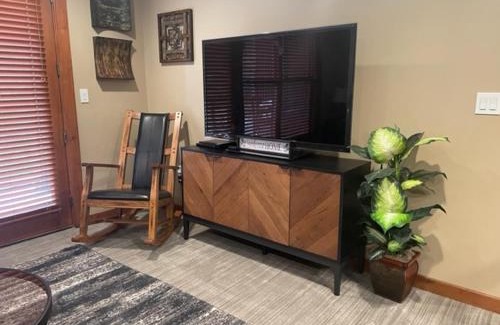 Kellogg Apartment | Mountain Haven Penthouse with Spa & Hot Tub, Rated 9.8