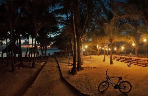 Dangriga Apartment | Elegant Penthouse Oceanfront Cabana with Spa & Breakfast