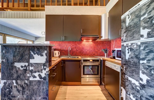 Riddes Apartment | Penthouse Richemont - Family-Friendly Lake View Getaway