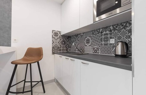 Novi Zagreb Apartment | Impressive Penthouse "Sky 17" with Balcony & Pool Access