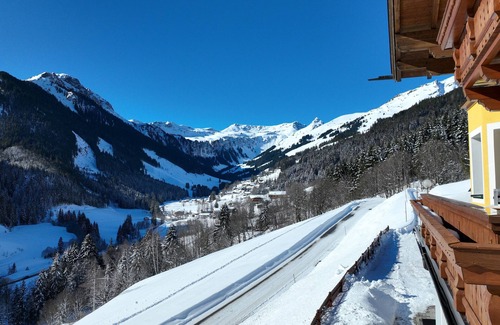 Saalbach-Hinterglemm Apartment | Exclusive Penthouse Suite with Spa, Pool & Pet-Friendly Perks