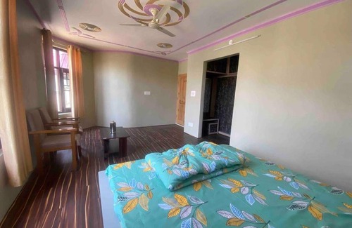 Brein House | Pet-Friendly Penthouse Villa with Breakfast & Kitchen Access