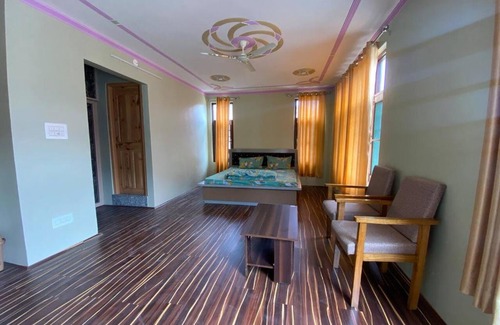 Brein House | Pet-Friendly Penthouse Villa with Breakfast & Kitchen Access