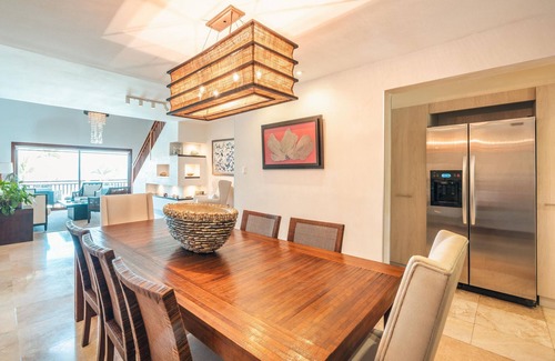Puerto Bahia Apartment | Relax in Puerto Bahia PH C2 with Jacuzzi & Breakfast