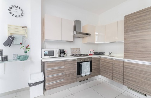 Bugibba Apartment | St. Paul's Bay Penthouse with SEA VIEW & Breakfast Included