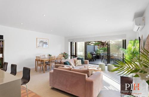 Cowes House | Waterfront Penthouse Apartment with Child-Friendly Amenities