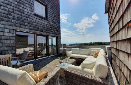 Kressbronn Apartment | Scenic Penthouse Weitblick with Breathtaking Lake Views