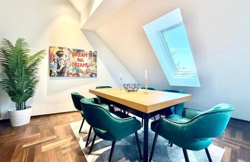 Meidling Apartment | Stylish Penthouse Wien with Parking and Balcony Awaits